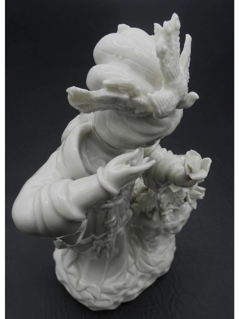 Porcelain Geisha Figurine Statue Cream Colored Bird Hat Flowers 11 IN Exquisite! - Picture 10 of 16